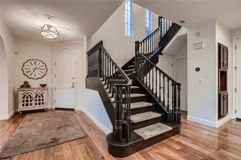 2435 Granada Bluff, Las Vegas, NV 89135