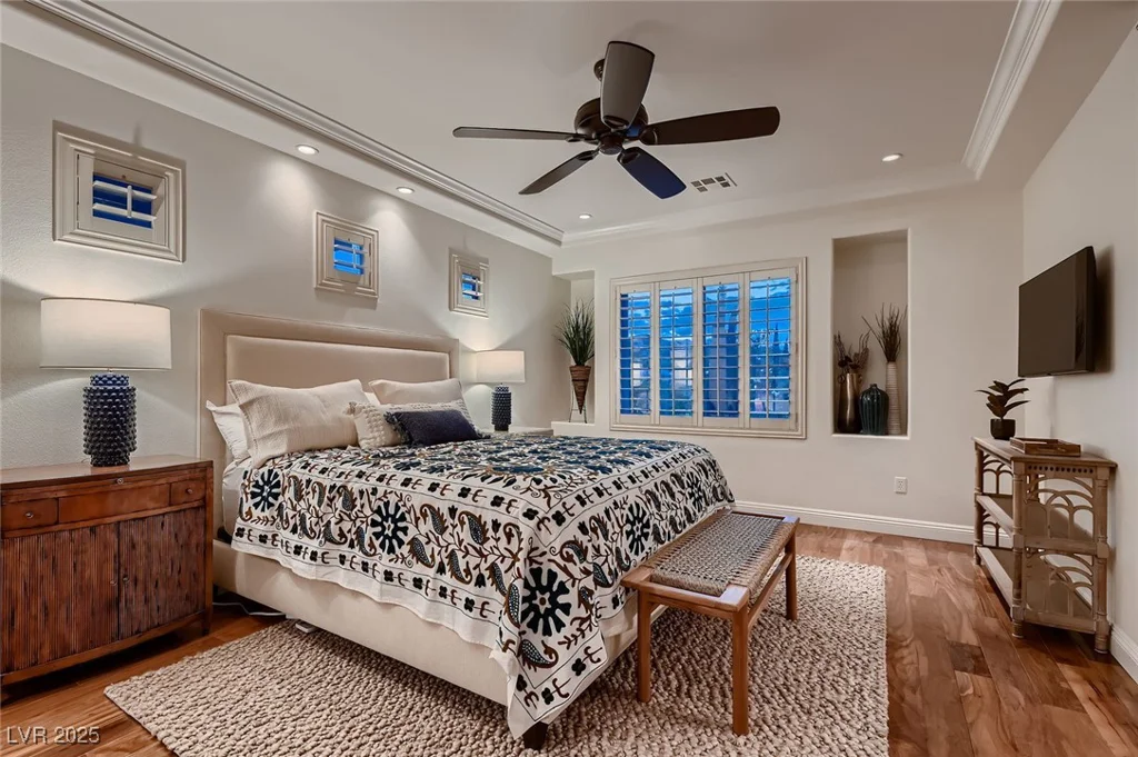 2435 Granada Bluff, Las Vegas, NV 89135