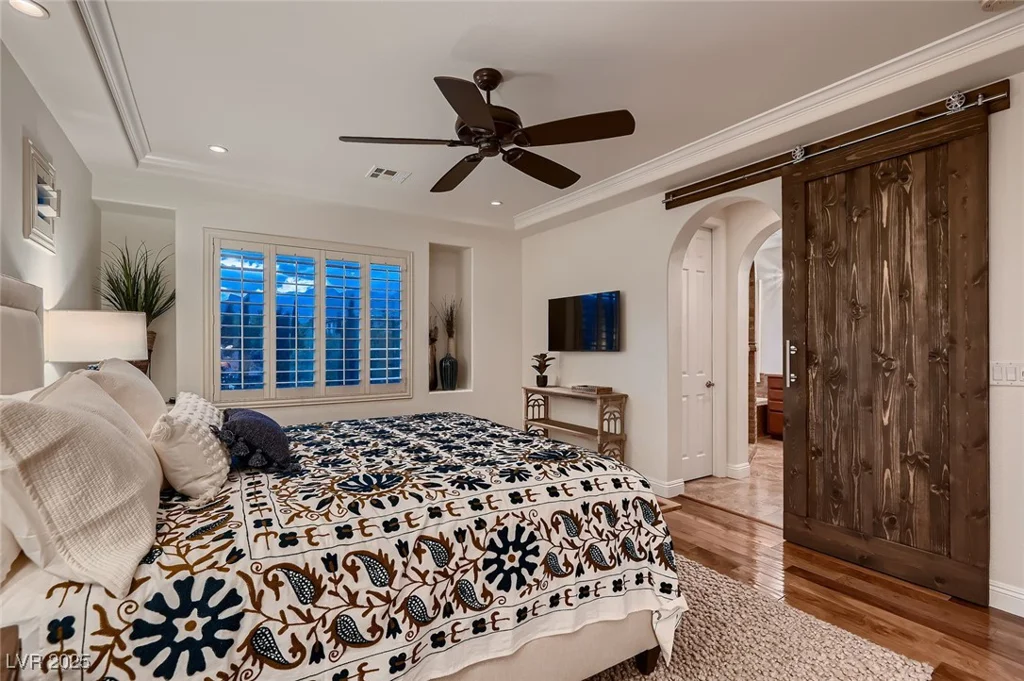 2435 Granada Bluff, Las Vegas, NV 89135