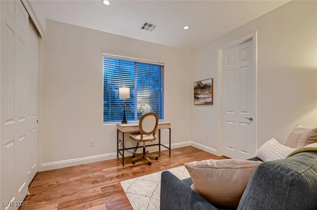 2435 Granada Bluff, Las Vegas, NV 89135