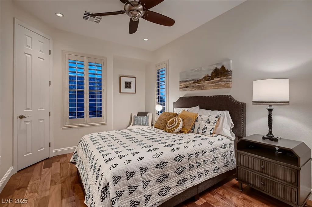 2435 Granada Bluff, Las Vegas, NV 89135