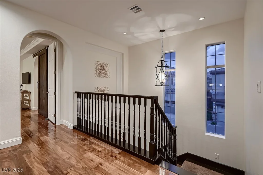 2435 Granada Bluff, Las Vegas, NV 89135