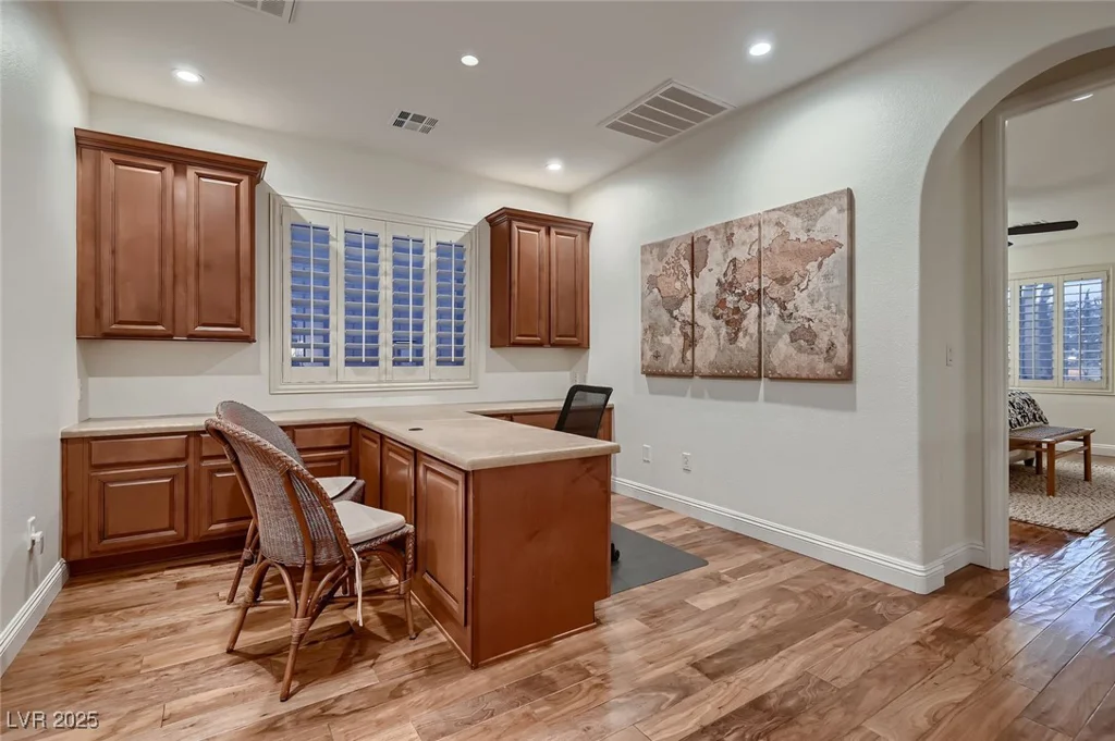 2435 Granada Bluff, Las Vegas, NV 89135