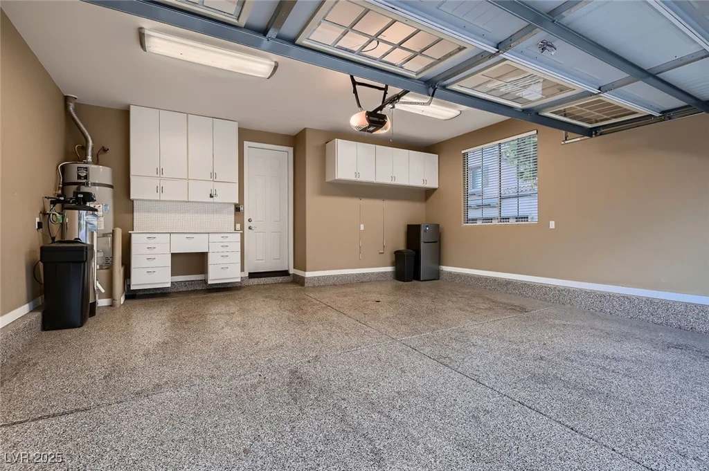 2435 Granada Bluff, Las Vegas, NV 89135