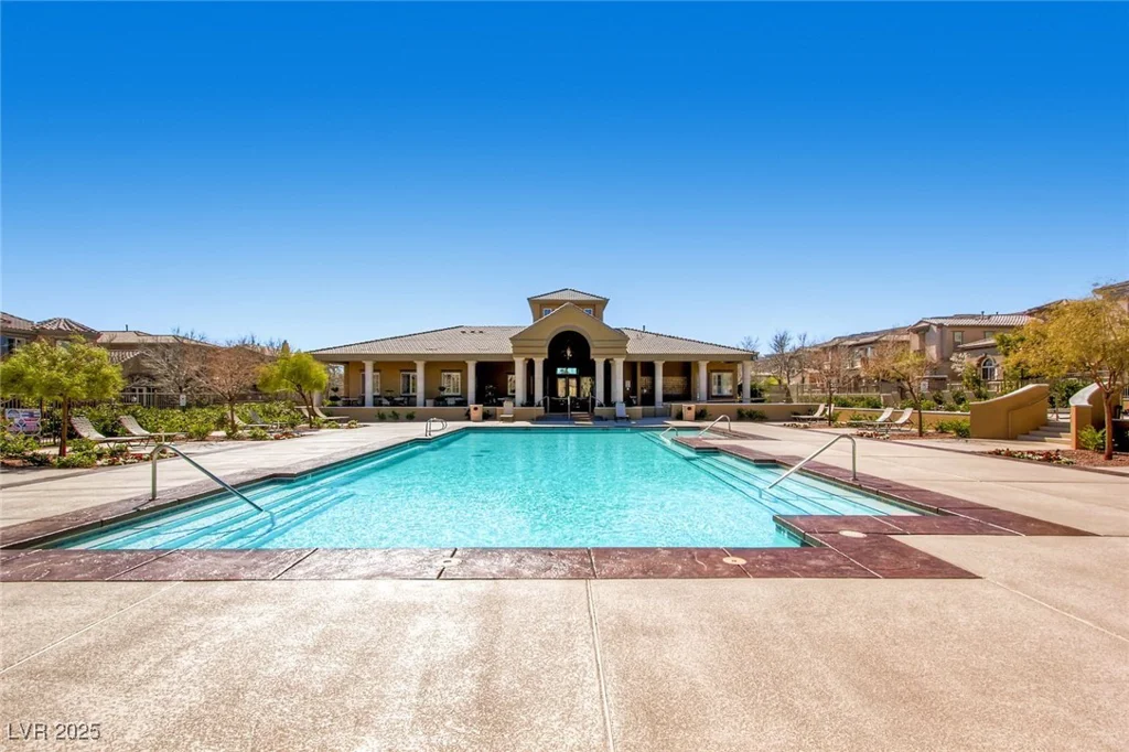 2435 Granada Bluff, Las Vegas, NV 89135