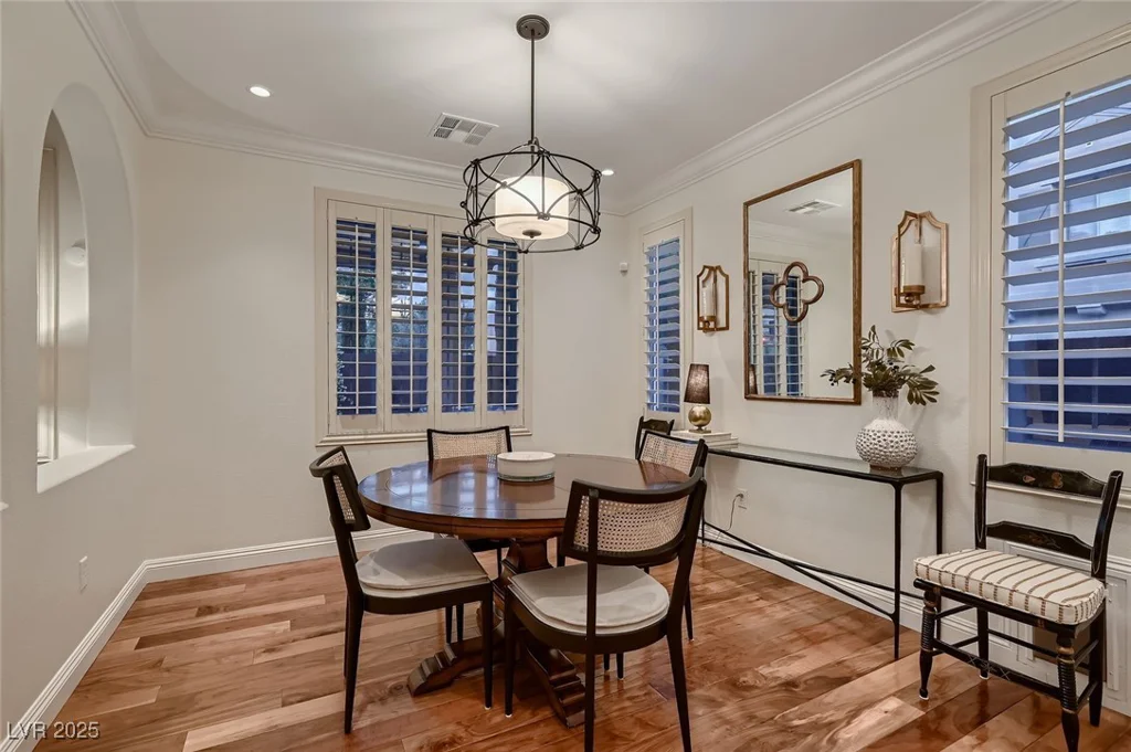 2435 Granada Bluff, Las Vegas, NV 89135