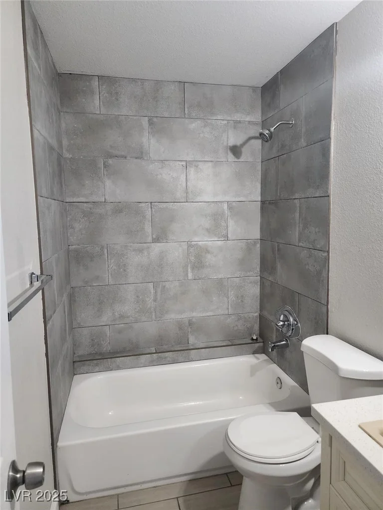 4300 Lamont, Las Vegas, NV 89115