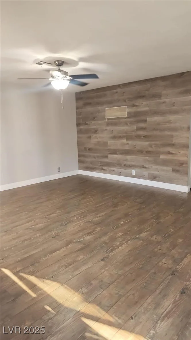 4300 Lamont, Las Vegas, NV 89115