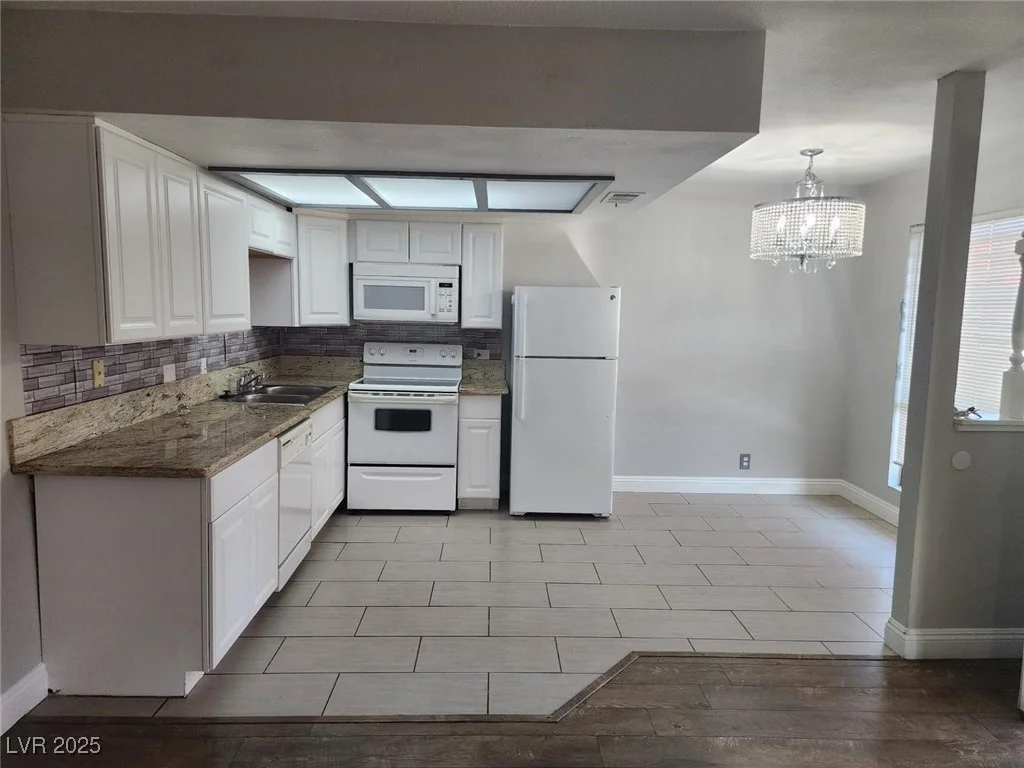4300 Lamont, Las Vegas, NV 89115