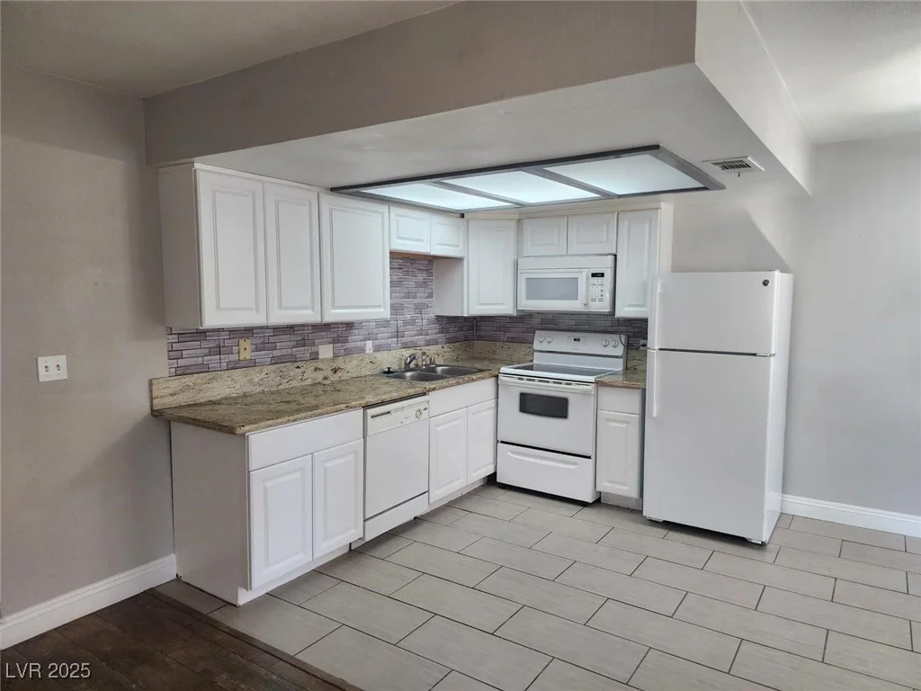 4300 Lamont, Las Vegas, NV 89115