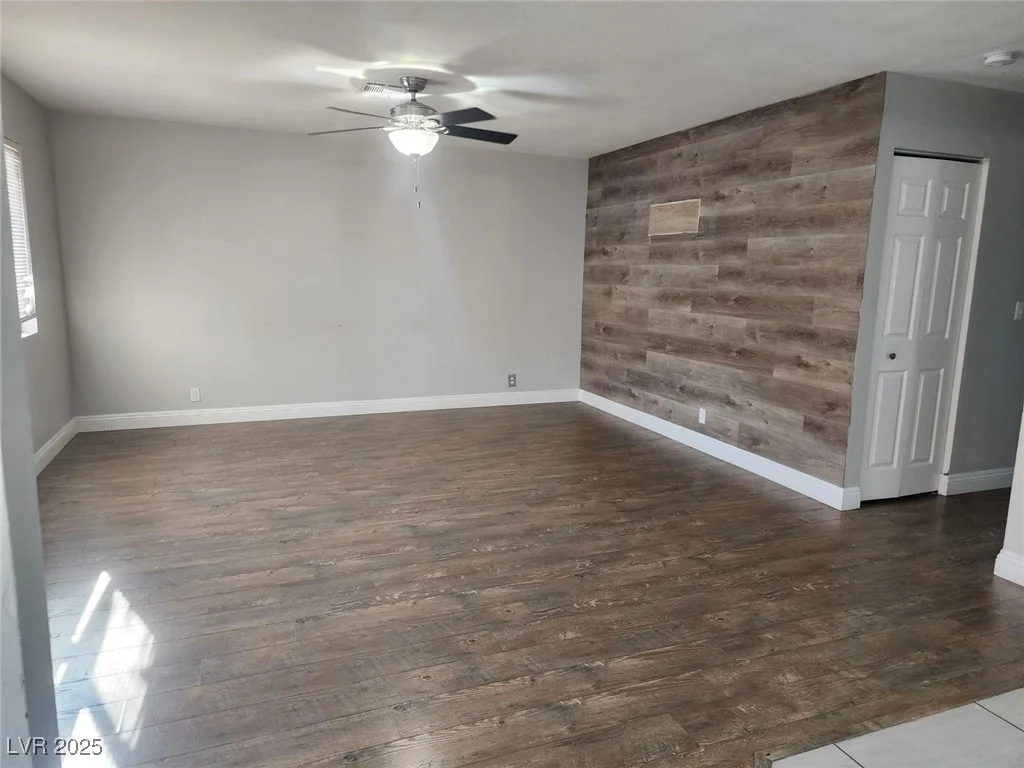 4300 Lamont, Las Vegas, NV 89115