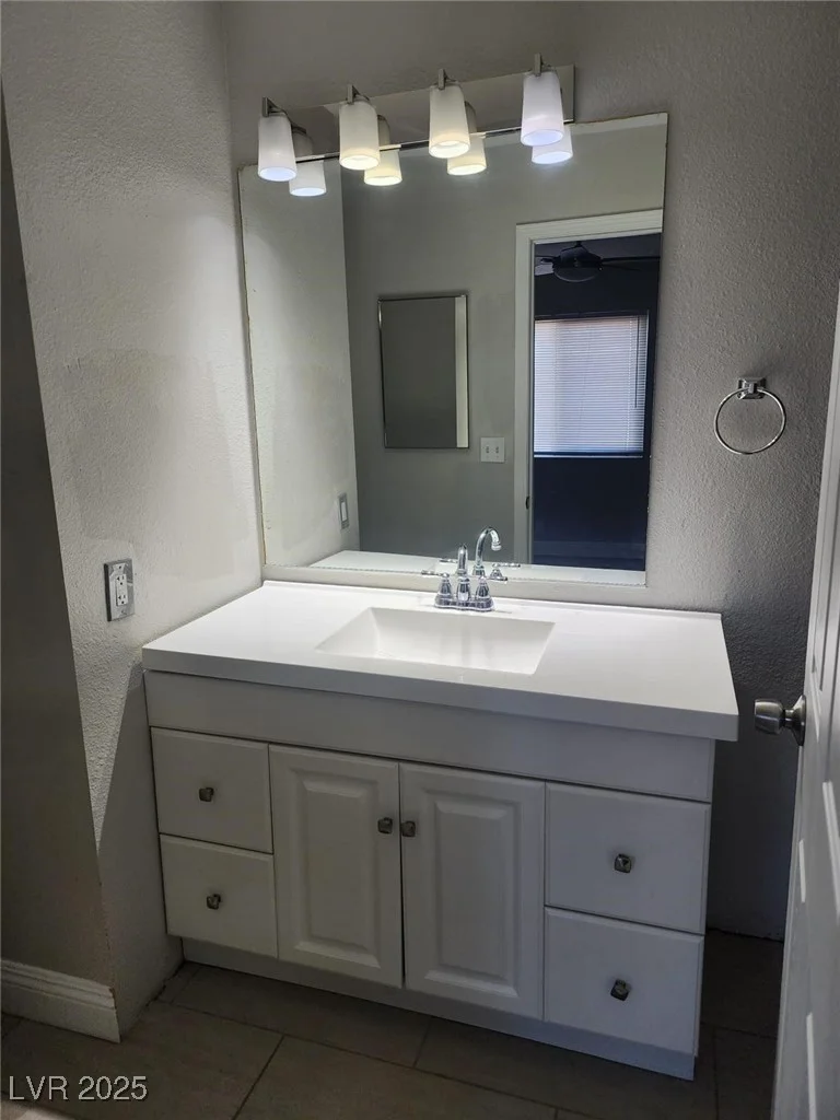 4300 Lamont, Las Vegas, NV 89115