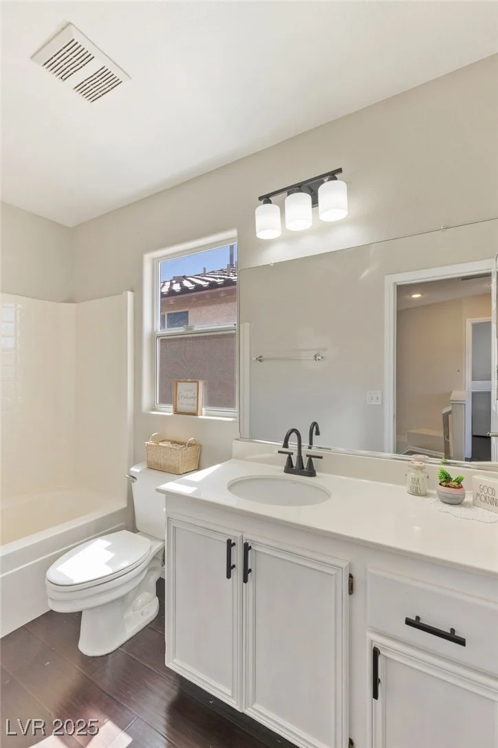 8507 TITANIA, Las Vegas, NV 89147