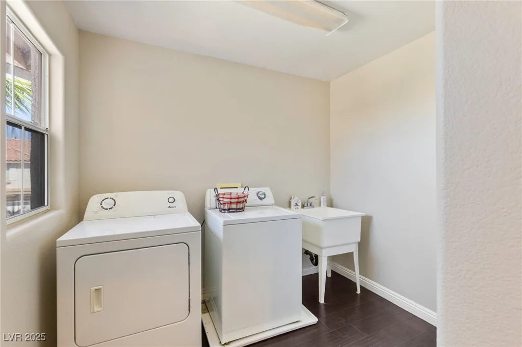 8507 TITANIA, Las Vegas, NV 89147