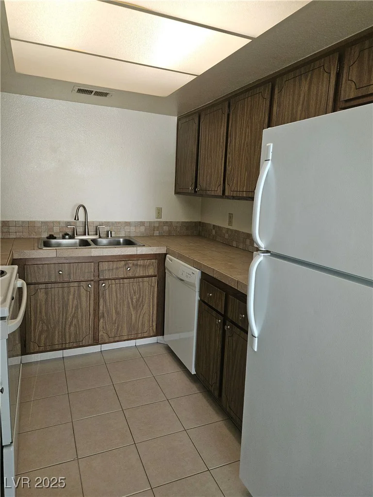 1128 Willow Tree, Las Vegas, NV 89128