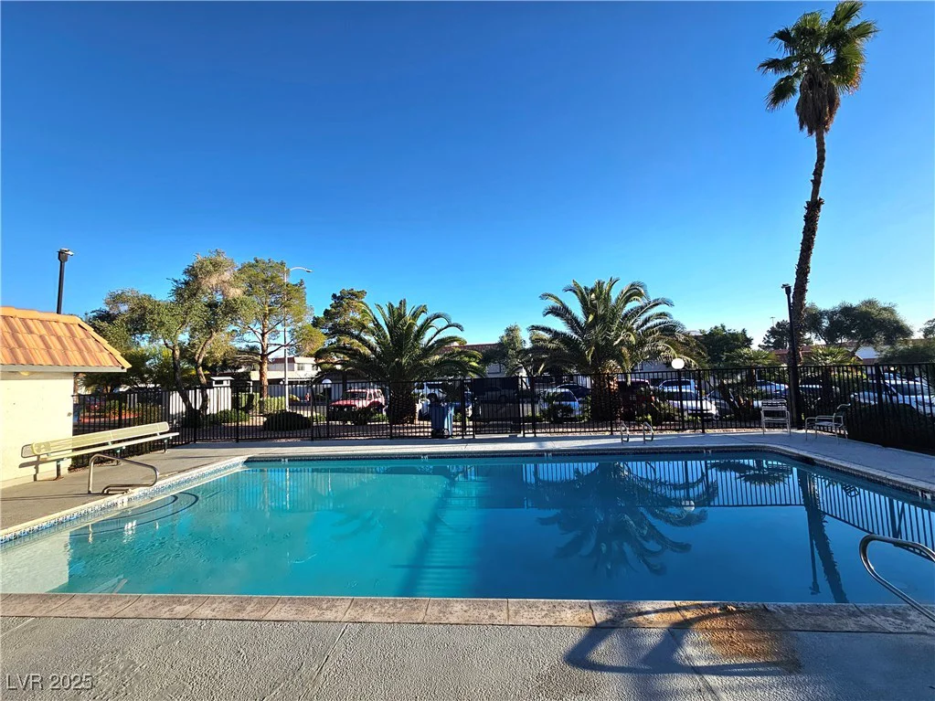 1128 Willow Tree, Las Vegas, NV 89128