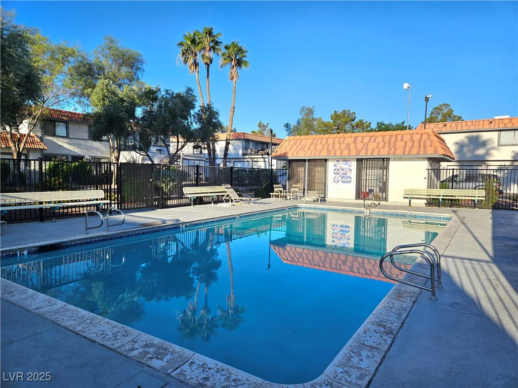 1128 Willow Tree, Las Vegas, NV 89128