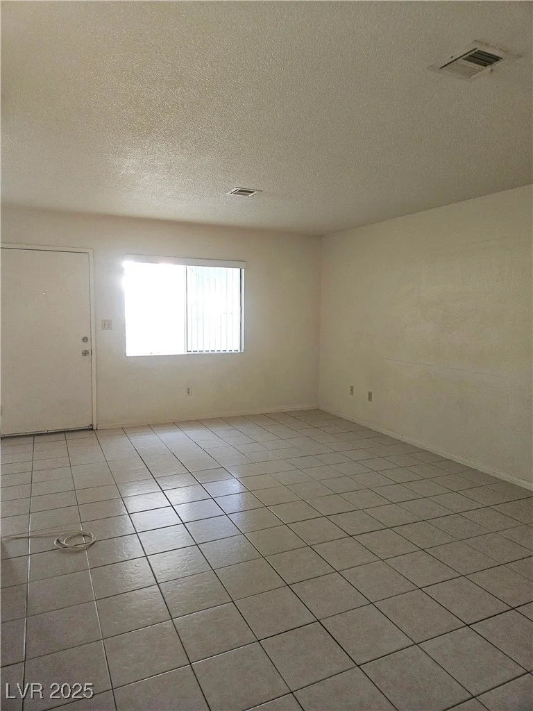 1128 Willow Tree, Las Vegas, NV 89128