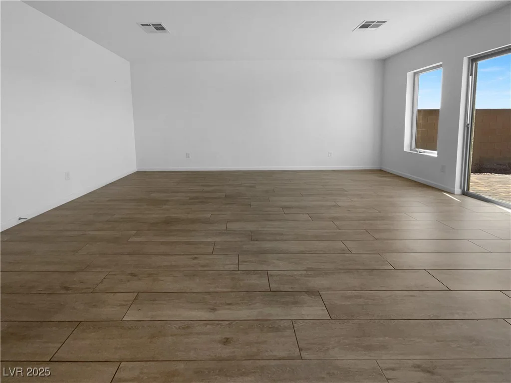 7791 Misty Oaks, Las Vegas, NV 89113