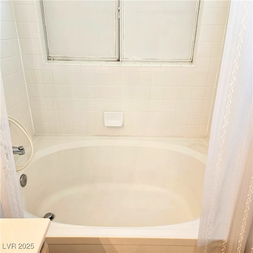 5415 Harmon, Las Vegas, NV 89103