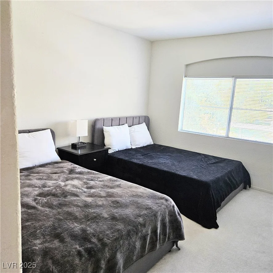 5415 Harmon, Las Vegas, NV 89103