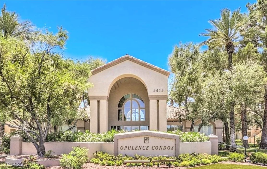 5415 Harmon, Las Vegas, NV 89103