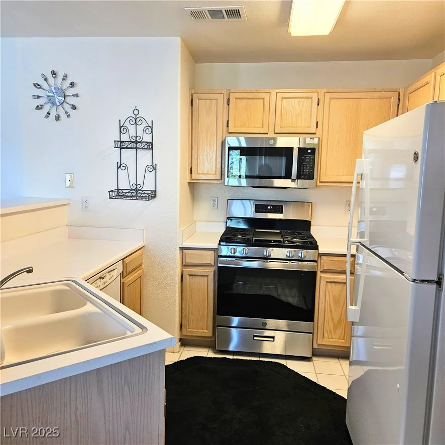 5415 Harmon, Las Vegas, NV 89103