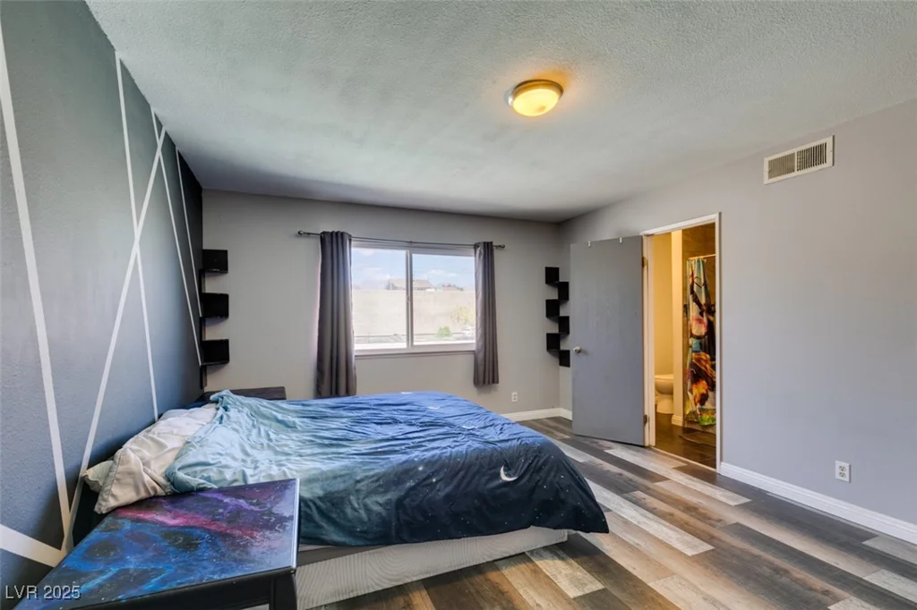 100 Huntly, Las Vegas, NV 89145