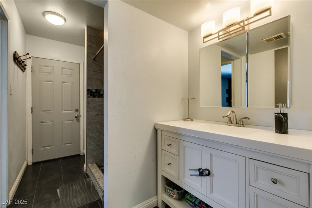 100 Huntly, Las Vegas, NV 89145