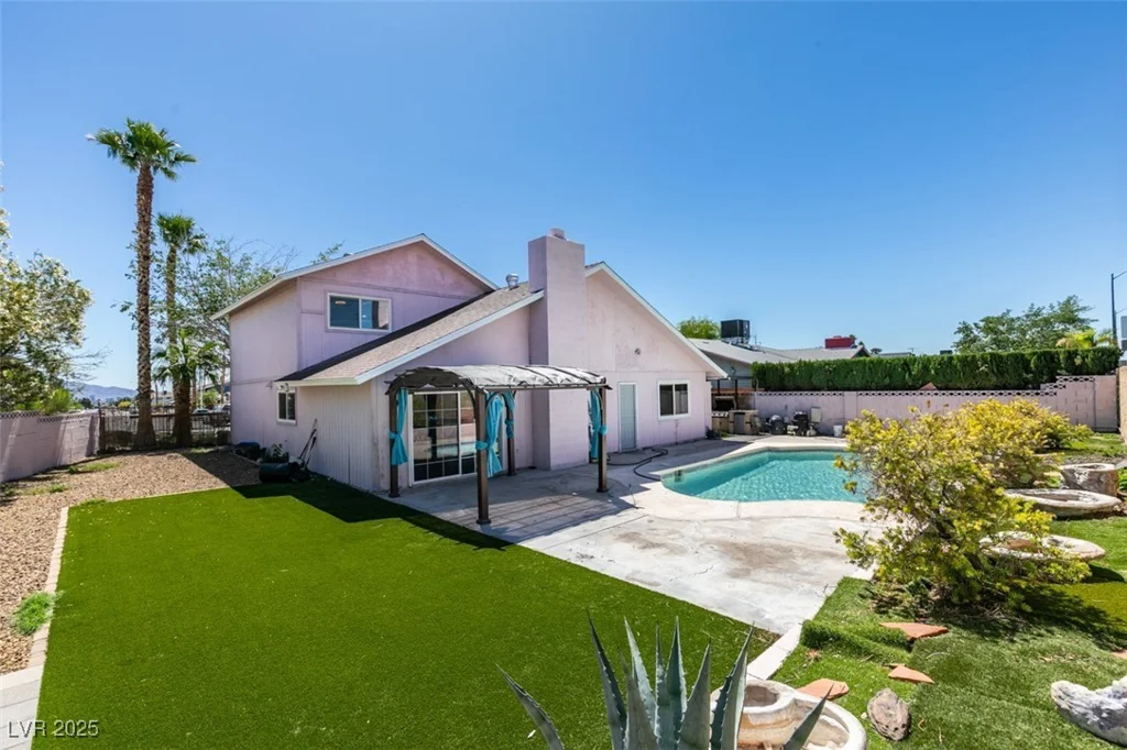 100 Huntly, Las Vegas, NV 89145