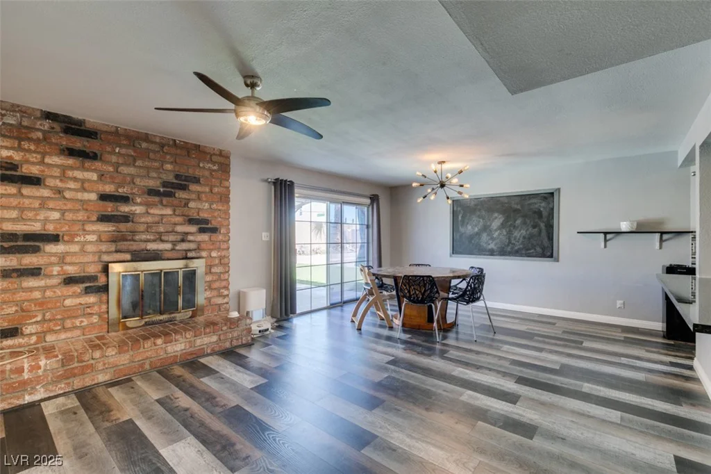 100 Huntly, Las Vegas, NV 89145