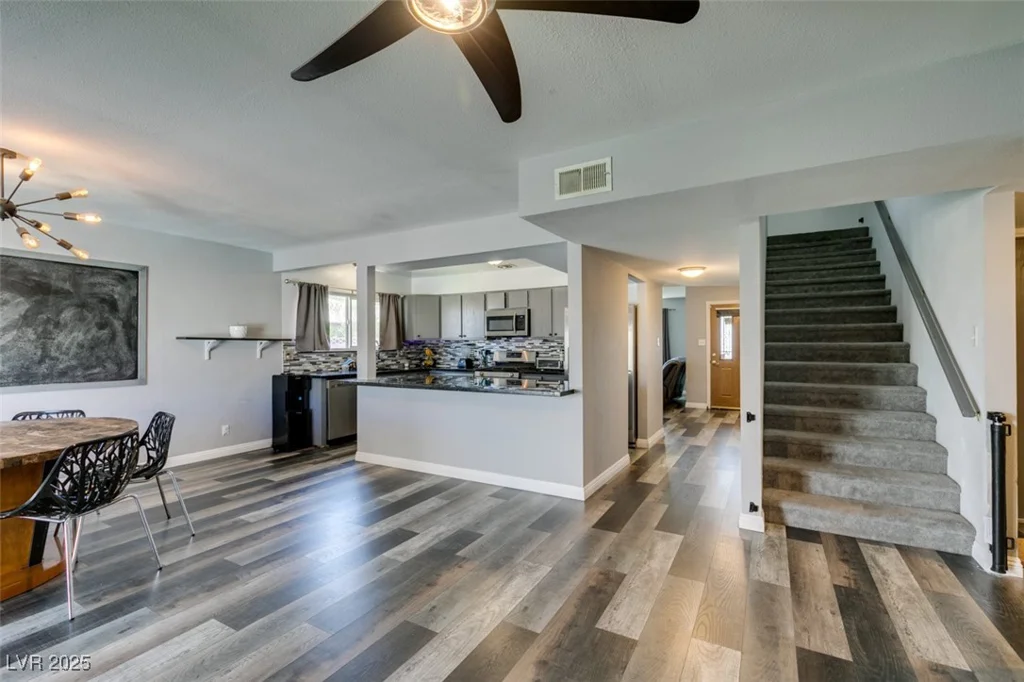 100 Huntly, Las Vegas, NV 89145