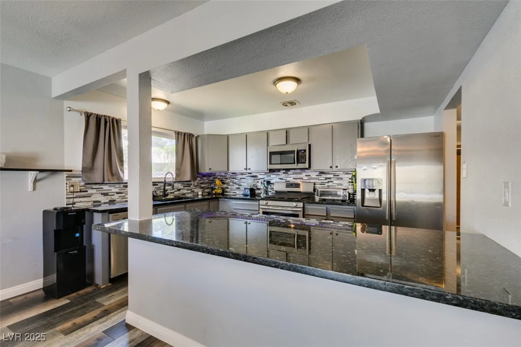 100 Huntly, Las Vegas, NV 89145