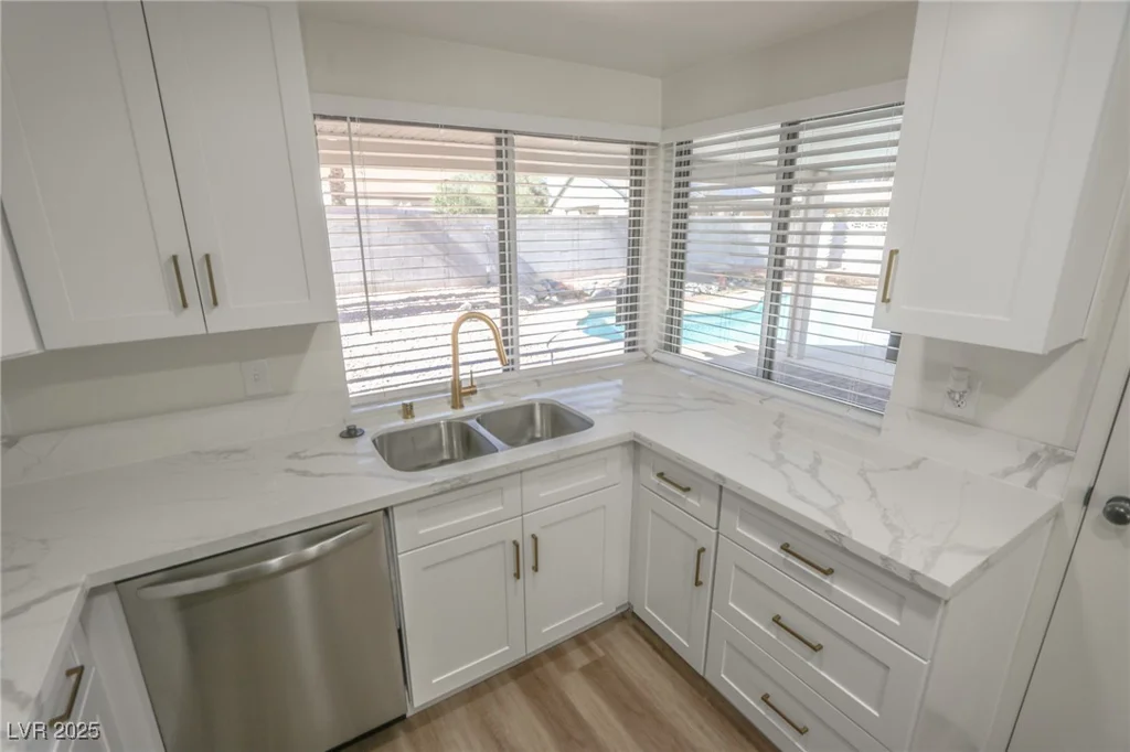 6842 Greengrove, Las Vegas, NV 89103