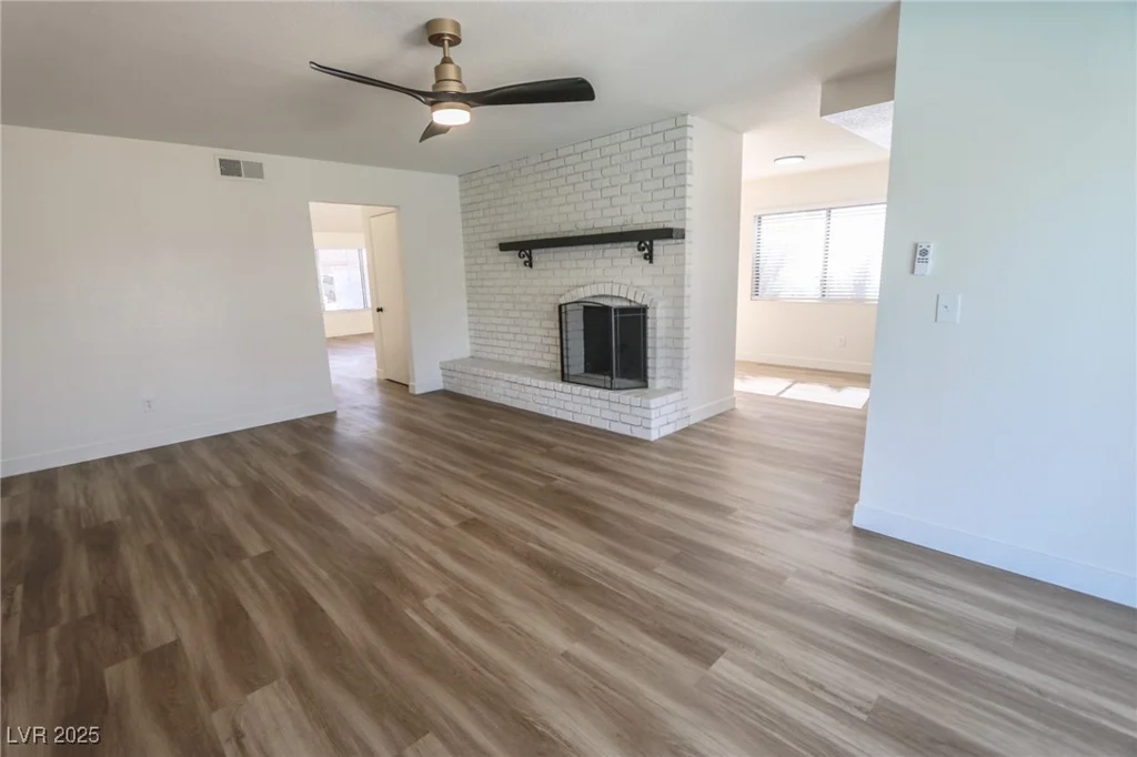 6842 Greengrove, Las Vegas, NV 89103