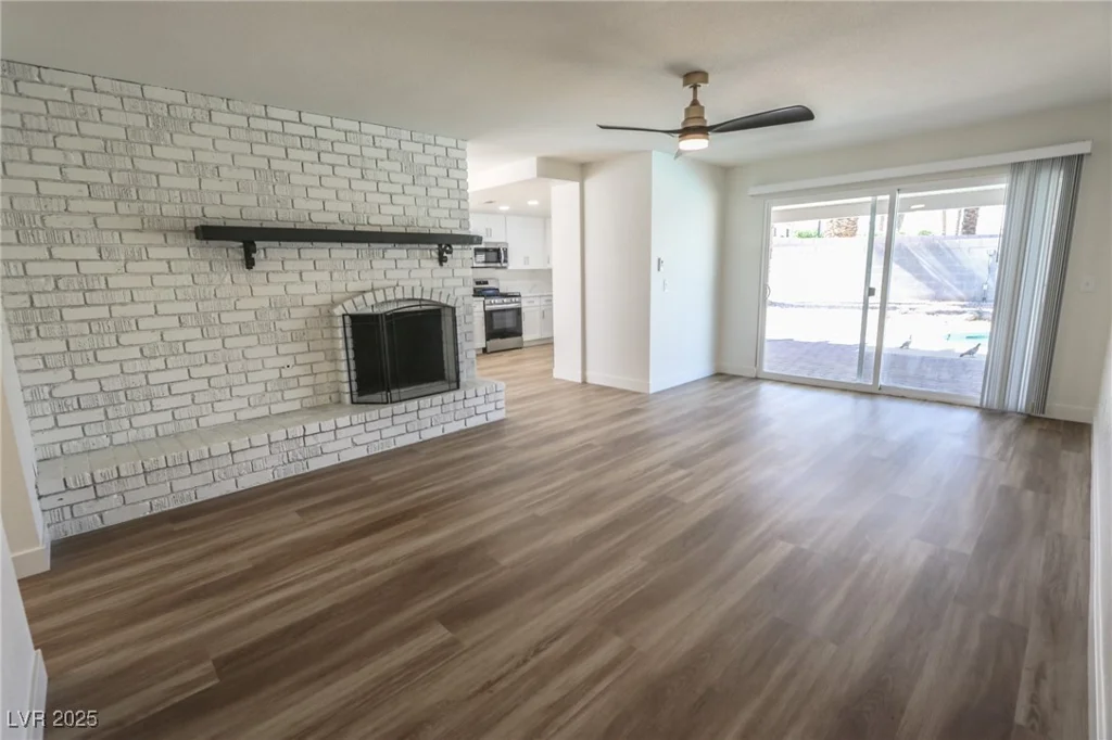 6842 Greengrove, Las Vegas, NV 89103