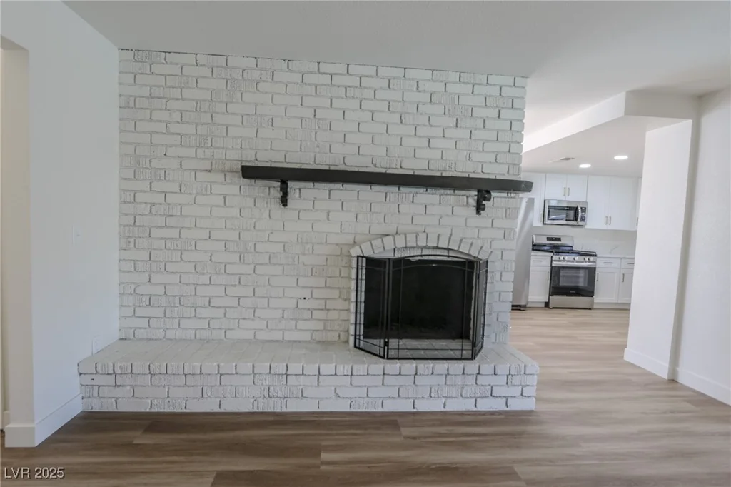 6842 Greengrove, Las Vegas, NV 89103