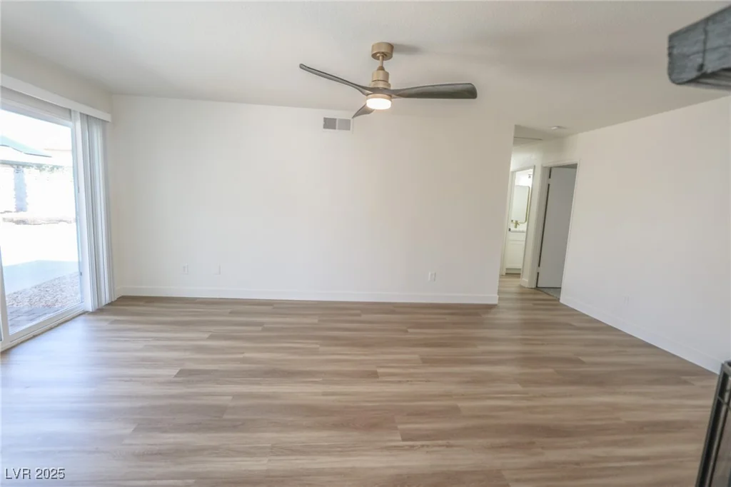 6842 Greengrove, Las Vegas, NV 89103