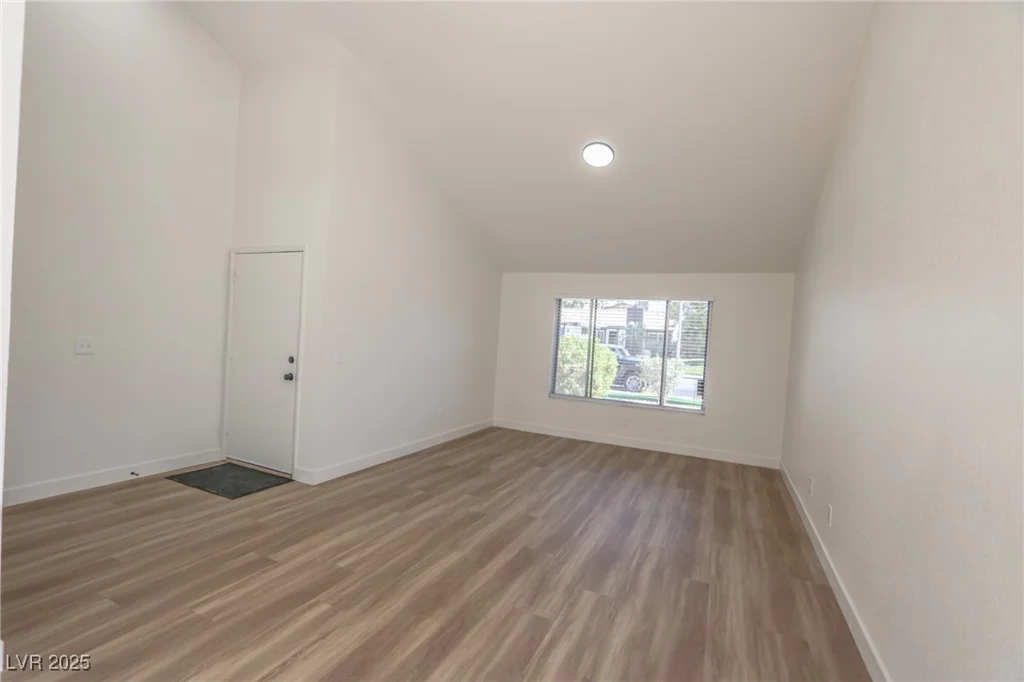 6842 Greengrove, Las Vegas, NV 89103
