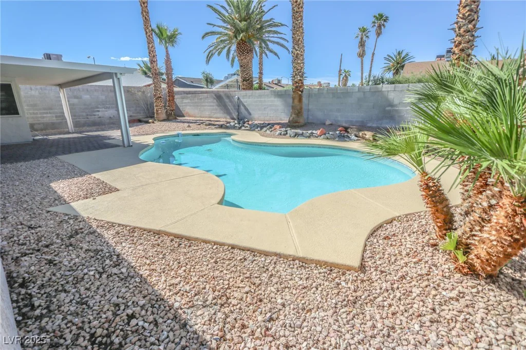 6842 Greengrove, Las Vegas, NV 89103