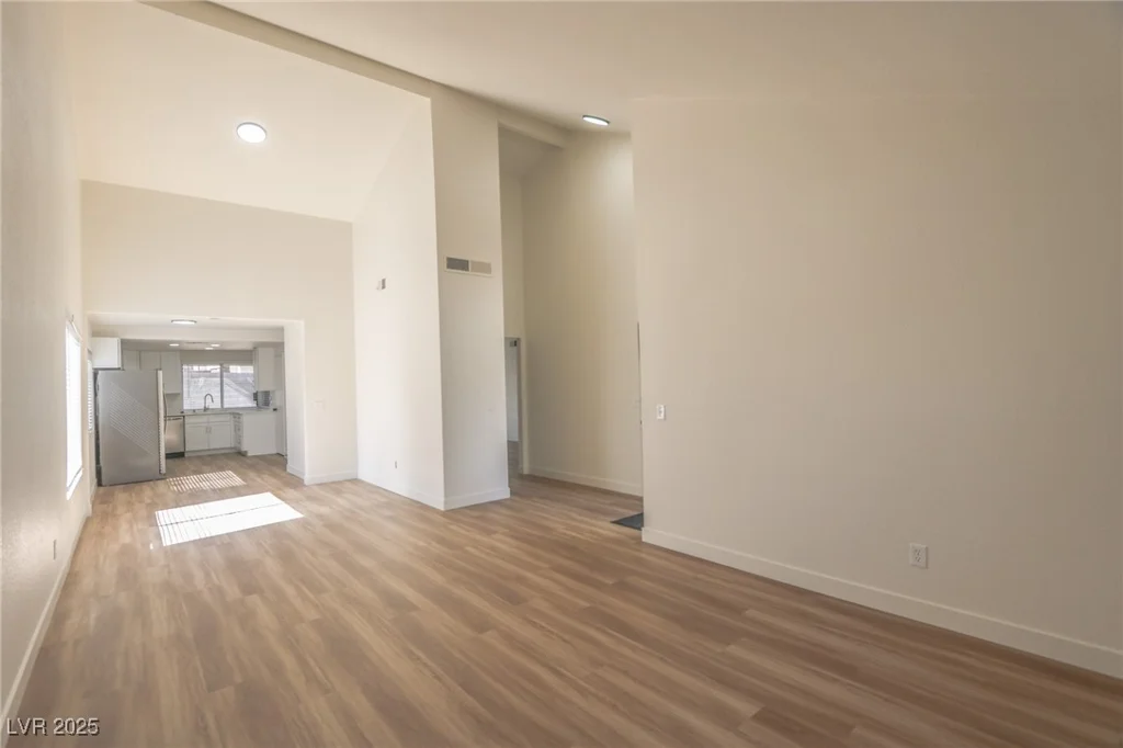 6842 Greengrove, Las Vegas, NV 89103