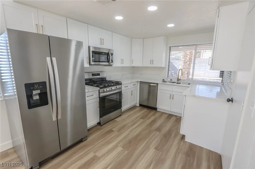 6842 Greengrove, Las Vegas, NV 89103