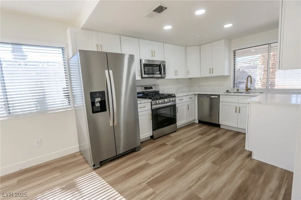 6842 Greengrove, Las Vegas, NV 89103