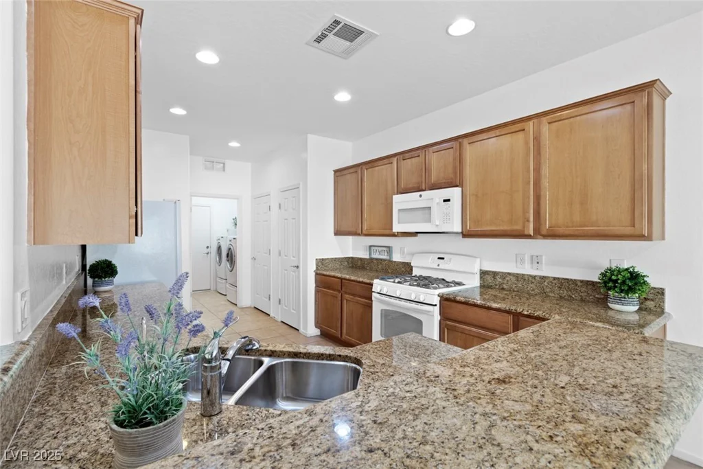 7448 Lintwhite, North Las Vegas, NV 89084