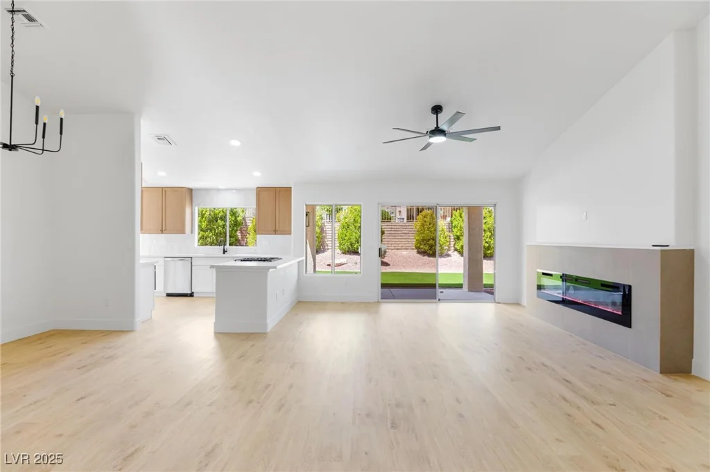 2913 Hawksdale, Las Vegas, NV 89134
