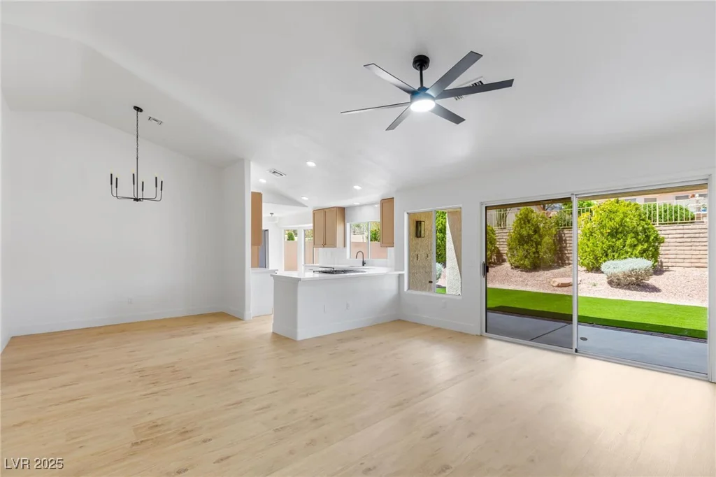 2913 Hawksdale, Las Vegas, NV 89134