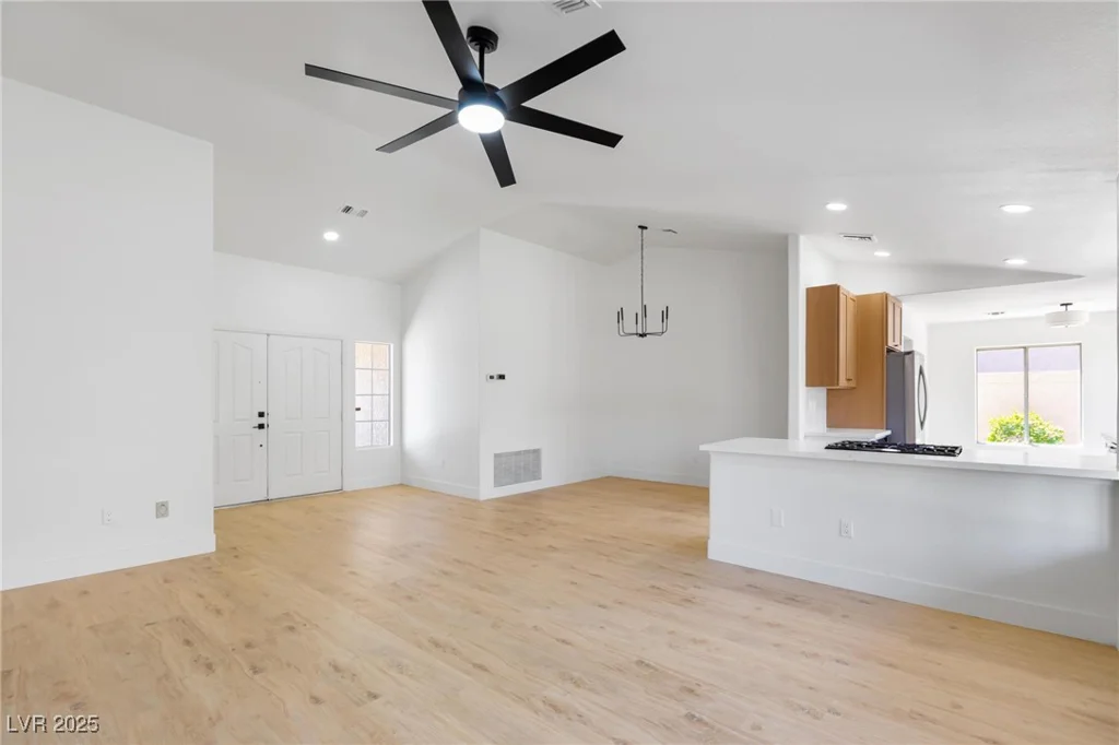 2913 Hawksdale, Las Vegas, NV 89134