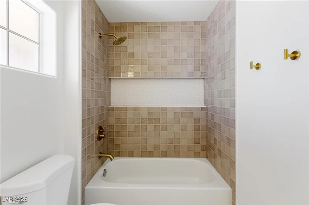 2913 Hawksdale, Las Vegas, NV 89134