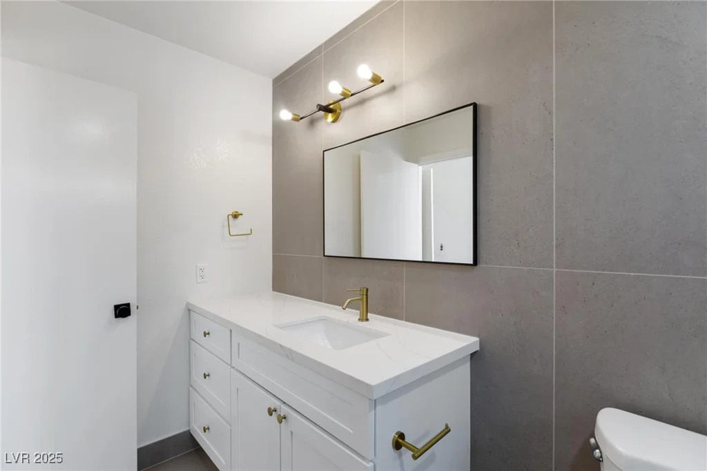 2913 Hawksdale, Las Vegas, NV 89134