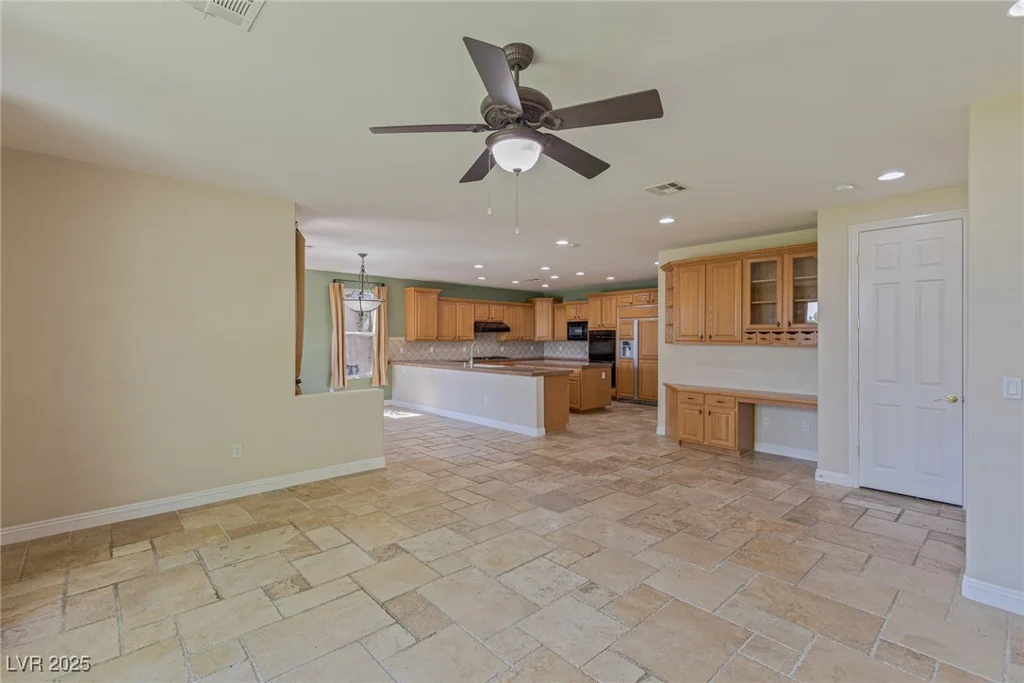 10761 Capesthorne, Las Vegas, NV 89135